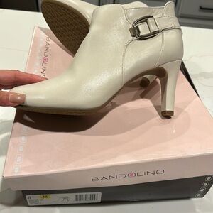 Bandolino white boots ankle boots